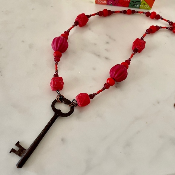 Antique Skeleton Key Vintage Red & Pink Beads Necklace - Picture 8 of 8
